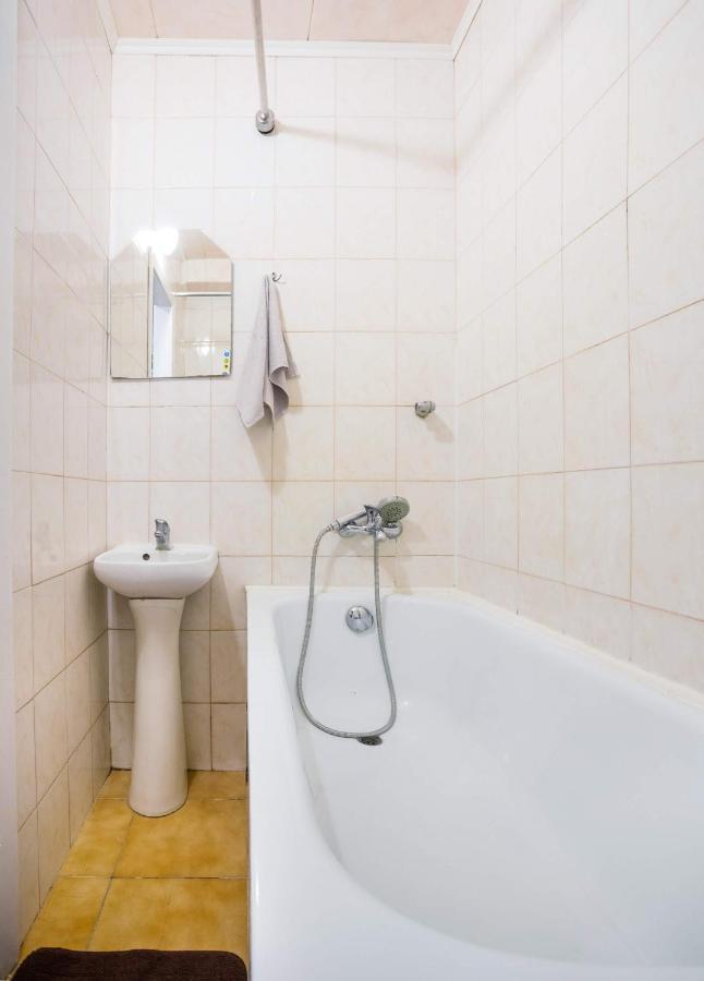 Apartment Near Metro Pecherskaya Kiev Eksteriør billede